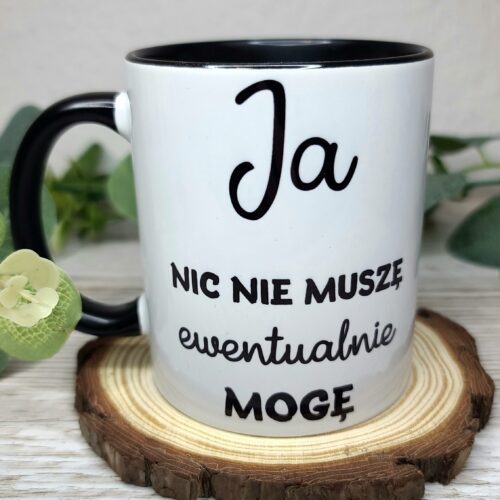 Kubek z czarnym uchem i wnętrzem