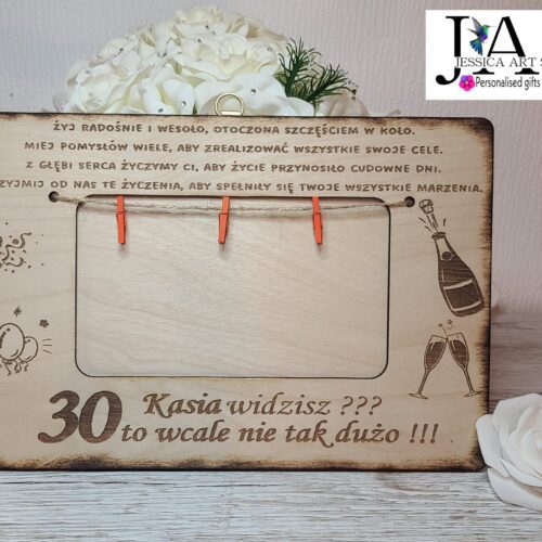 Drewniana ramka urodzinowa