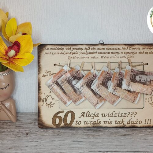 Drewniana ramka urodzinowa na pieniądze