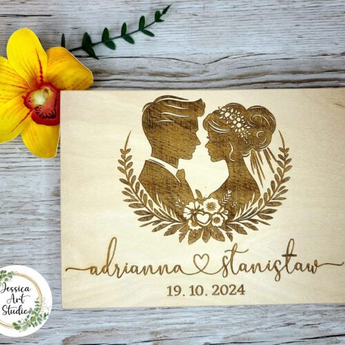 Drewniane pudełko - pamiątka Ślubna