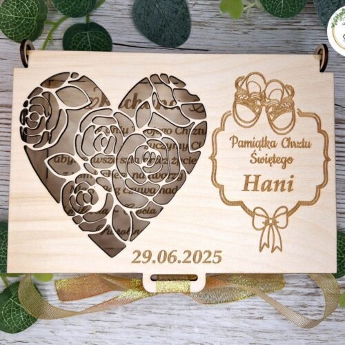 Drewniane pudełko - pamiątka na Chrzest Święty